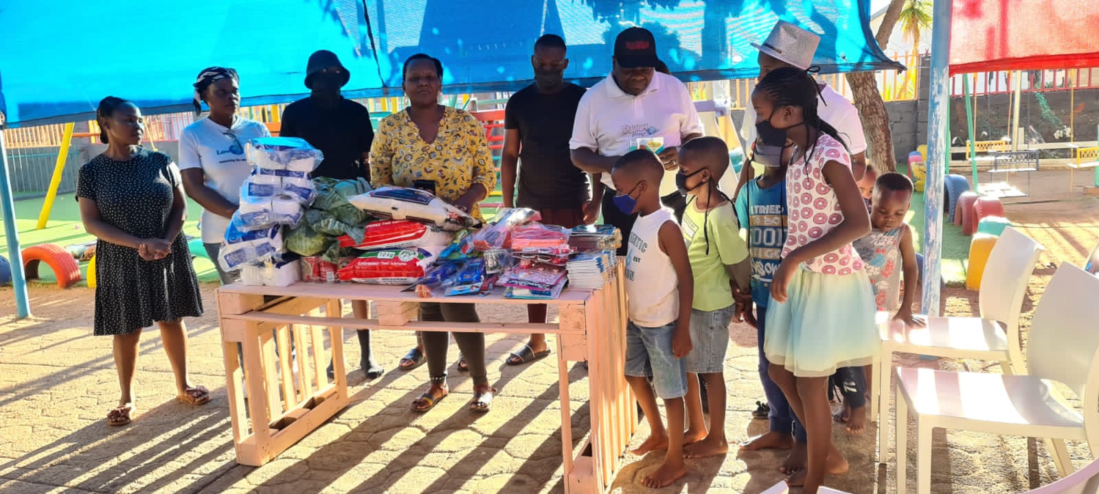 CELEBRATING GOOD DEEDS AT CHRISTMAS